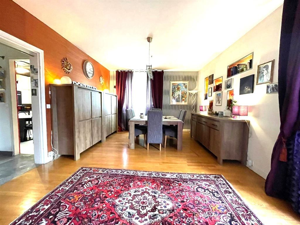 maison traditionnelle 7 pièces en vente sur LES PAVILLONS SOUS BOIS (93320)